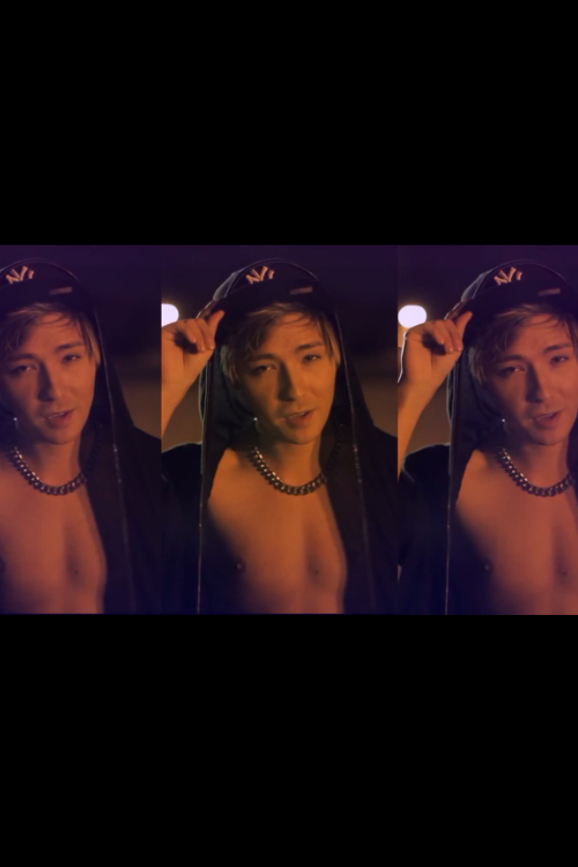 Milan Stankovic - "Od mene se odvikavaj". Photograph courtesy of YouTube