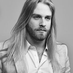 Hárin Rísa - Eyþór ingi & Atomskáldin. Photograph courtesy of Eyþór Ingi Facebook