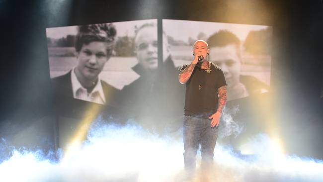 Linus Svenning at at Melodifestivalen. Photo: Olle Kirchmeier / SVT