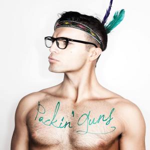 Tooji "Packin Guns". Photo : Tooji Facebook