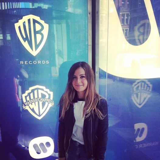 Molly Signs With Warner Music. Photo : Molly Smitten Downes Twitter