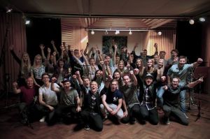 Softengine and Singing Winners. Photo : Softengine Instagram