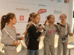 Georgia sing to the press