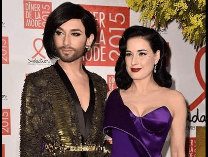 Conchita and Dita Von Teese. Photo : Conchita Wurstgemeinde