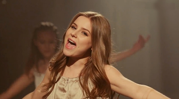 Maria Olafs 'Unbroken' - Photo : Youtube