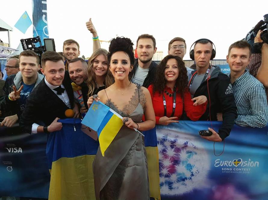 Jamala on Red Carpet in Stockhom with Ukrainian Fans. Photo : Vitalii Dekhtiarov 8 May  