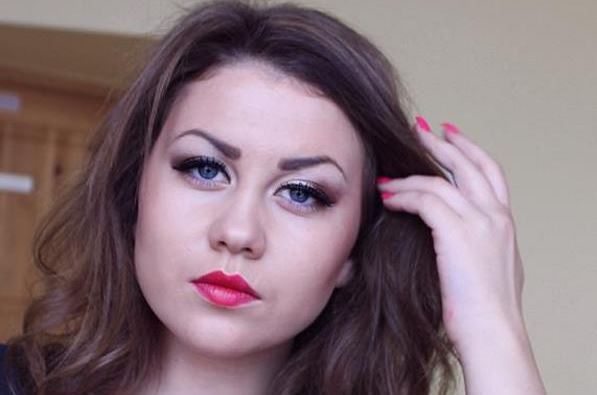 estonia-elina-theapricity-com